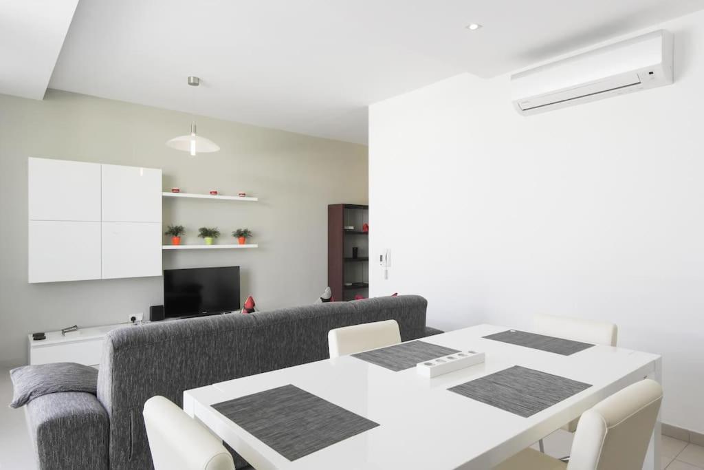 Modern Luxury Penthouse In Perfect Sliema Locationアパートメント エクステリア 写真